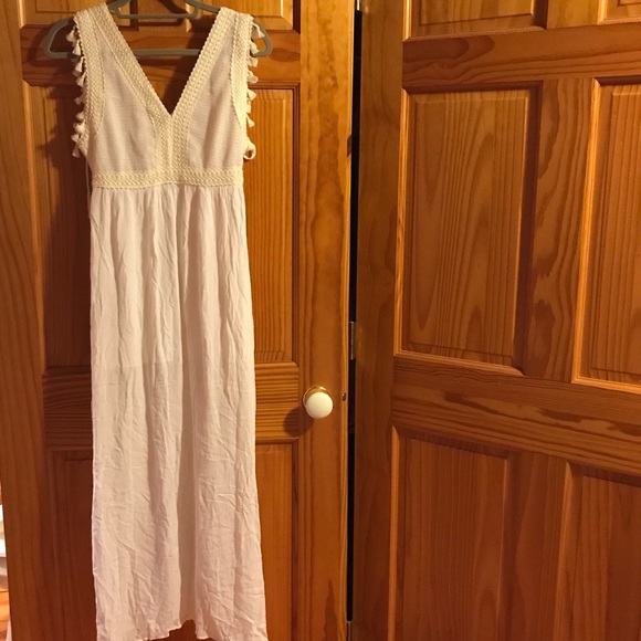 Forever 21 white maxi dress NWOT - Picture 2 of 2